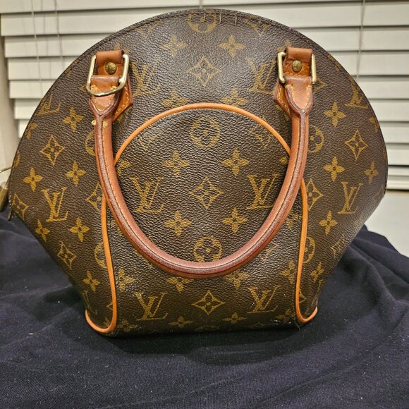 Louis Vuitton purse - Picture 2 of 5